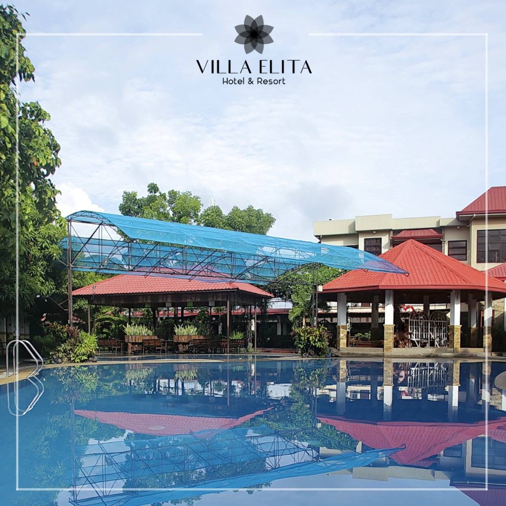 Infinity pool area at Villa Elita